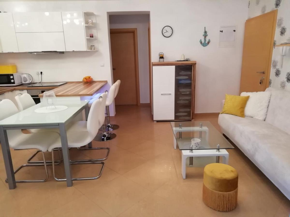 Apartment Fancy مالينسكا المظهر الخارجي الصورة
